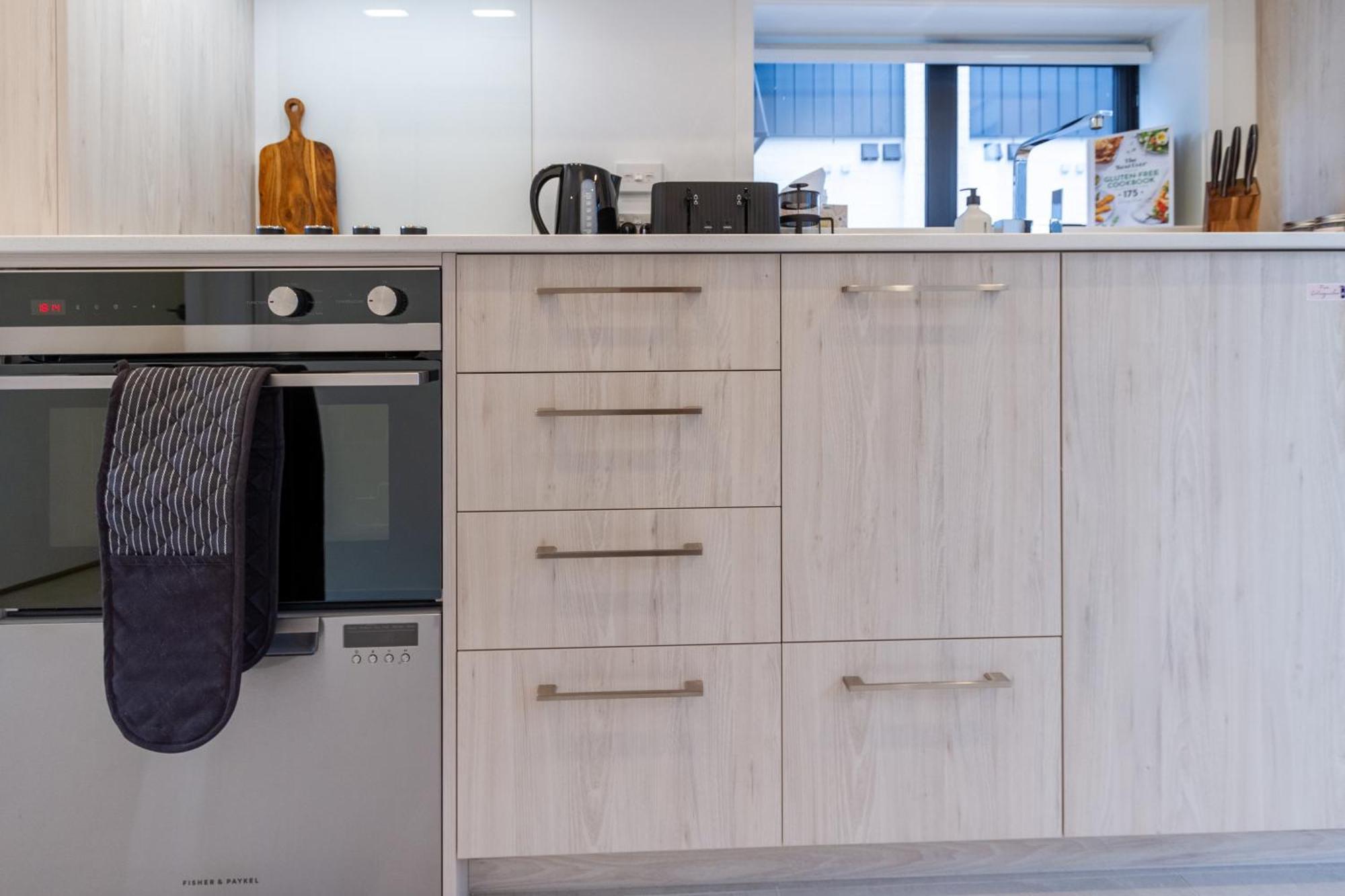 Single Level Studio, Cbd Escape: King Bed Christchurch Extérieur photo